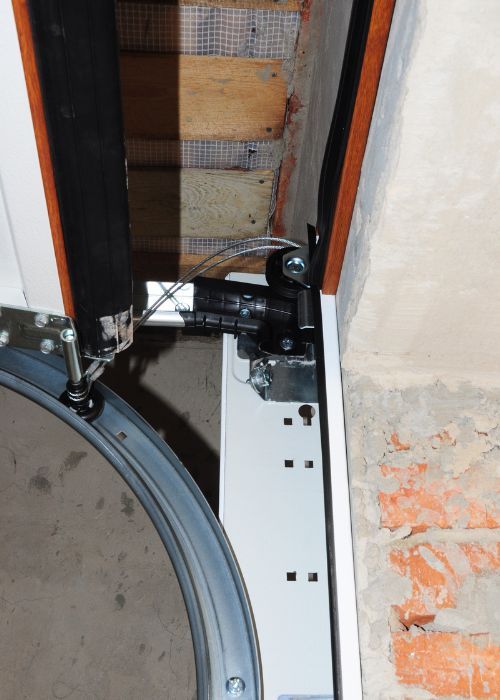 Garage Door Cable Replacement in Jacksonville
